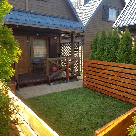Caloroczne Domki Nad Morzem I Jeziorem Jezierzany Esterno foto
