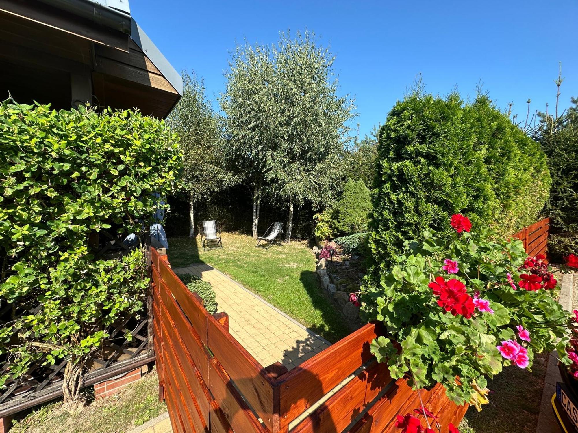 Caloroczne Domki Nad Morzem I Jeziorem Jezierzany Esterno foto